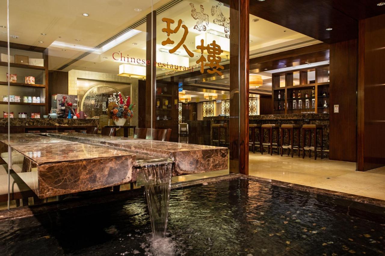 Ambassador Hotel Hsinchu Eksteriør billede Entrance to the restaurant