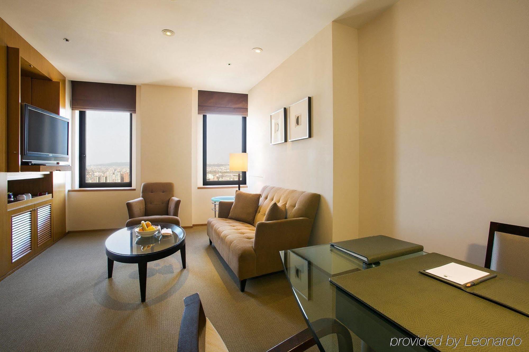 Ambassador Hotel Hsinchu Eksteriør billede A typical apartment at the hotel