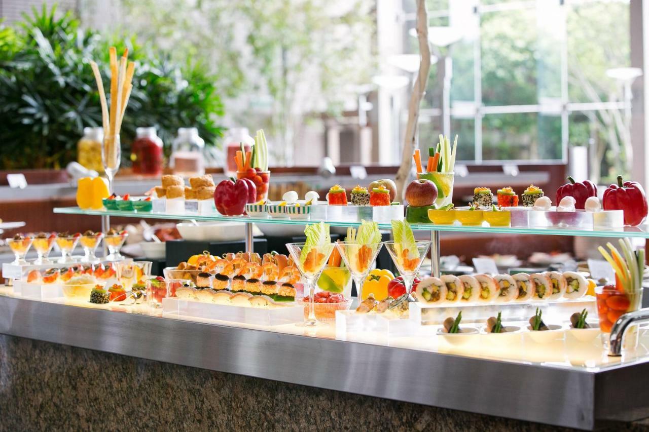 Ambassador Hotel Hsinchu Eksteriør billede A buffet at a hotel